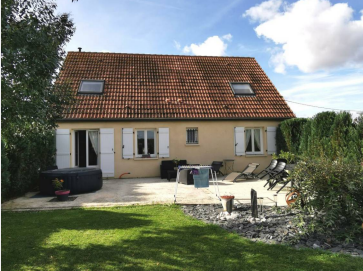 Pavillon 5 pièces a deux pas de roye et de l'autoroute A1
