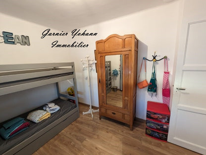 Charmant immeuble avec appartement rénové à deux pas de la plage ! 🏖️