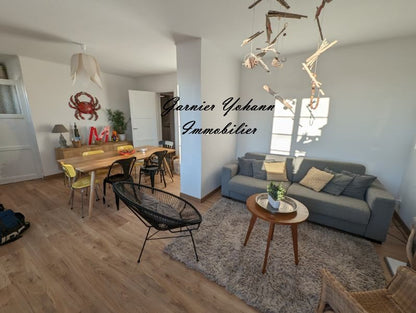 Charmant immeuble avec appartement rénové à deux pas de la plage ! 🏖️