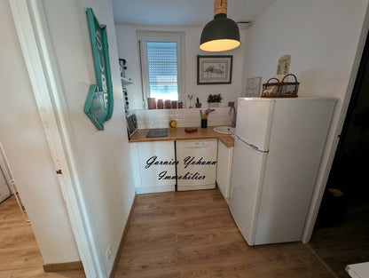 Charmant immeuble avec appartement rénové à deux pas de la plage ! 🏖️
