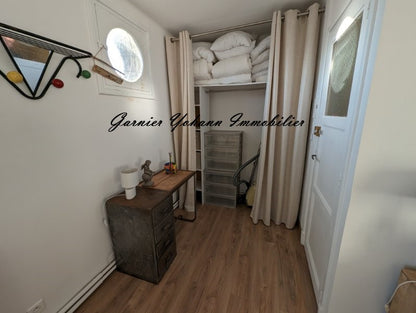 Charmant immeuble avec appartement rénové à deux pas de la plage ! 🏖️