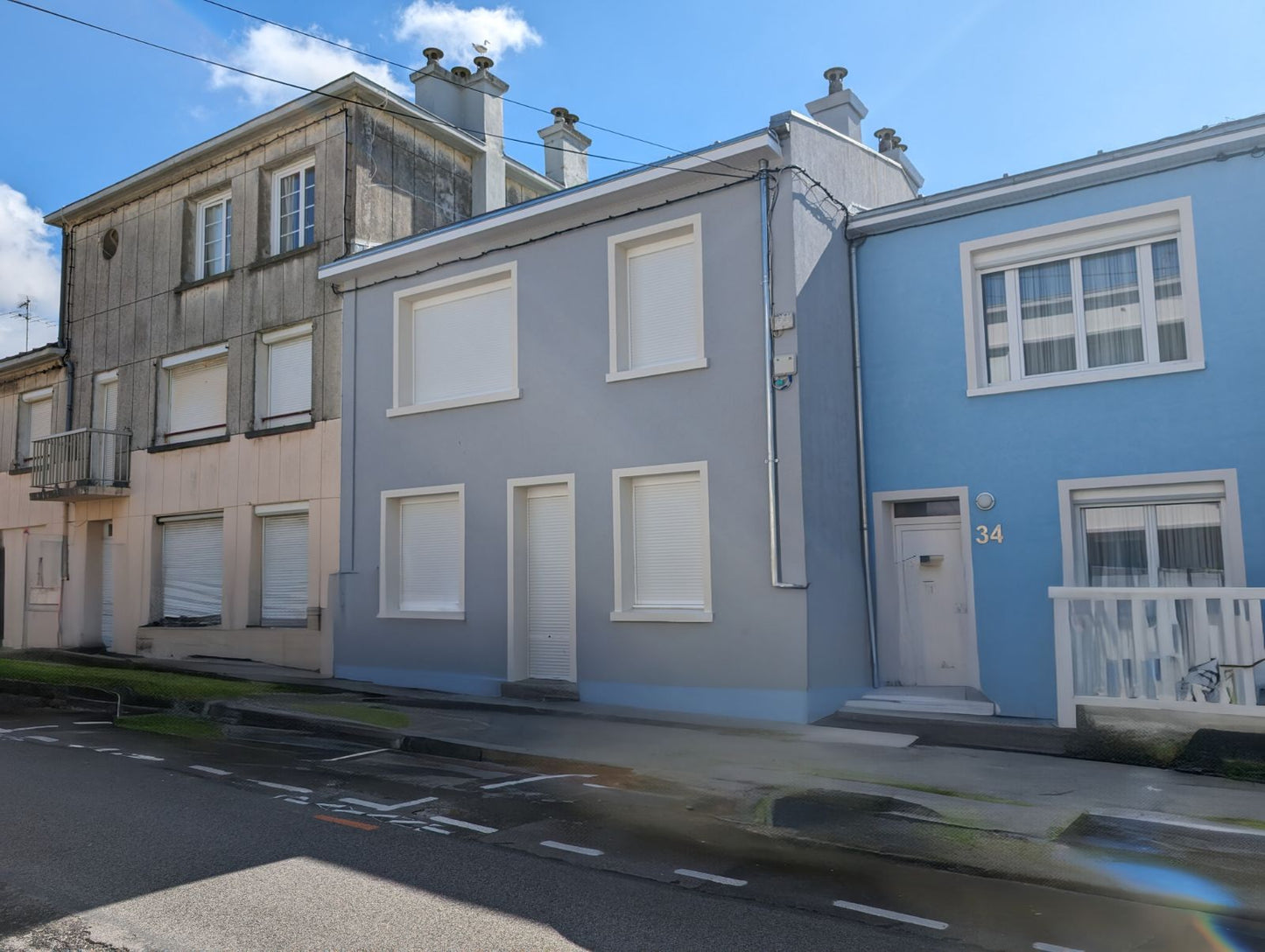 Charmant immeuble avec appartement rénové à deux pas de la plage ! 🏖️