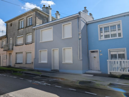Charmant immeuble avec appartement rénové à deux pas de la plage ! 🏖️