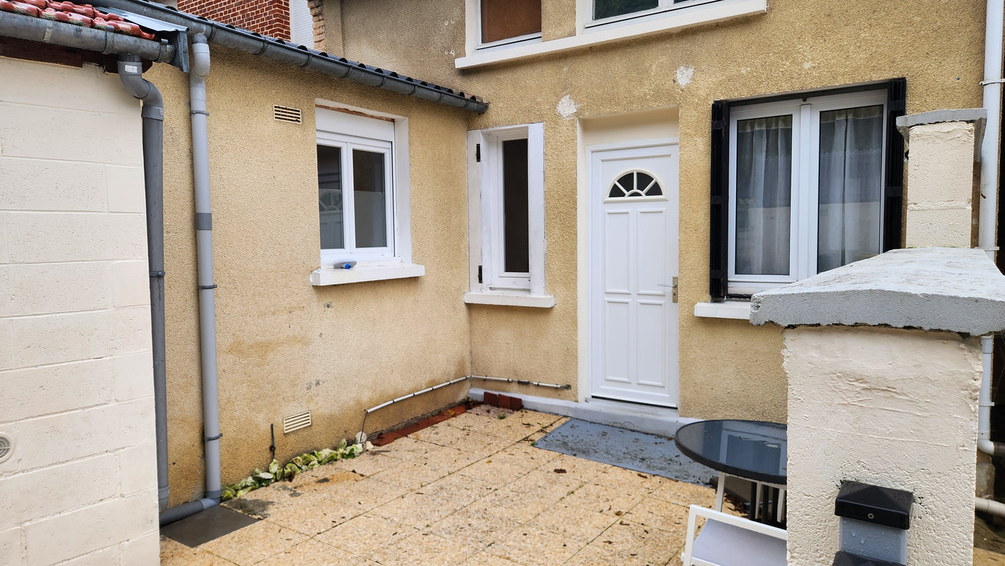 A Boves Maison 2 Chambres avec son jardin  Centre Ville Boves