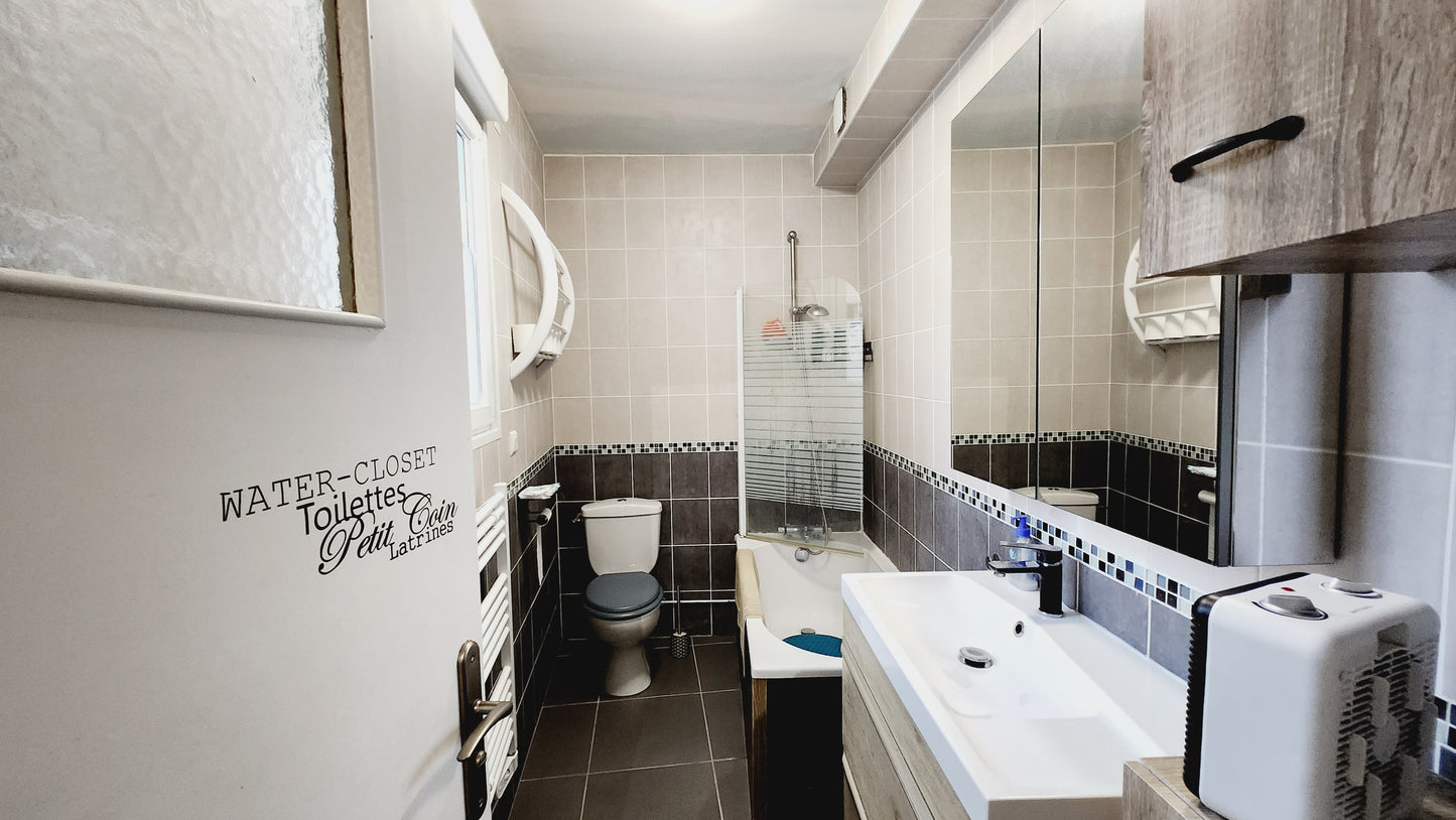 A Boves Maison 2 Chambres avec son jardin  Centre Ville Boves