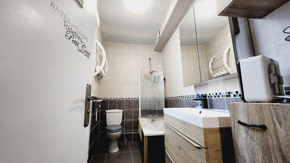 A Boves Maison 2 Chambres avec son jardin  Centre Ville Boves
