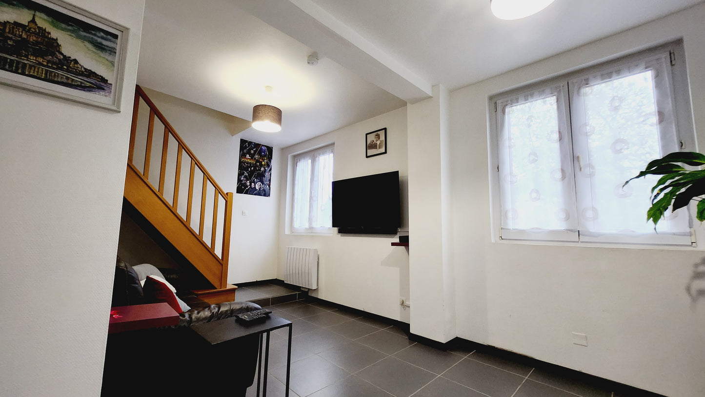 A Boves Maison 2 Chambres avec son jardin  Centre Ville Boves