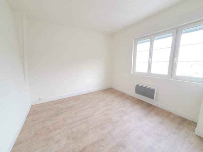 A LOUER DUPLEX 3 CHAMBRES AILLY SUR NOYE