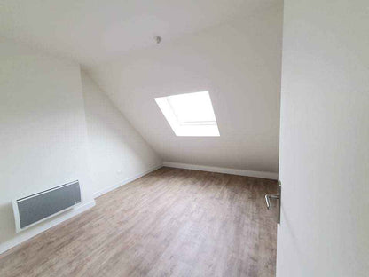 A LOUER DUPLEX 3 CHAMBRES AILLY SUR NOYE