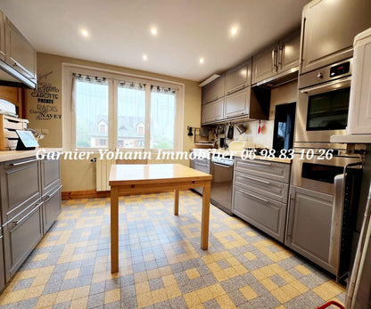 MAISON 4 CHAMBRES SUR SOUS SOL COMPLET A TRICOT