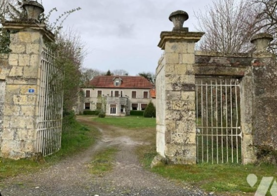 Domaine avec maison de maître,
