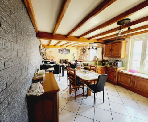 A rosiere en santerre Boucherie charcuterie et son habitation