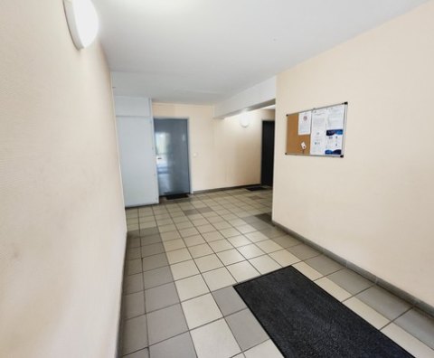 Appartement  et sa place en sous sol centre-ville 8 minutes de la gare à pied