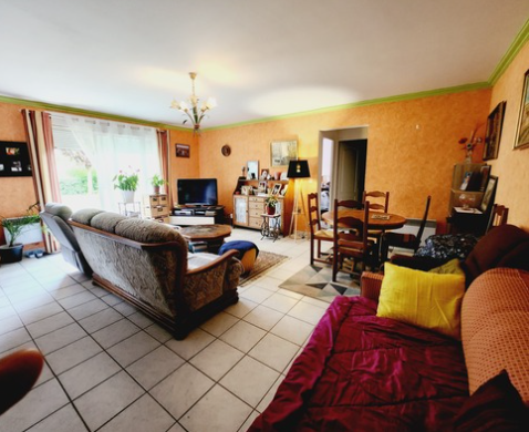 Appartement  et sa place en sous sol centre-ville 8 minutes de la gare à pied