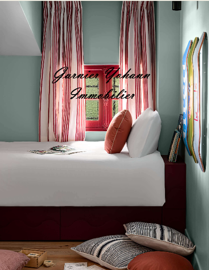 SAINTE-TROPEZ - RARE OPPORTUNITÉ - À PROXIMITÉ DU CENTRE - VUE MER