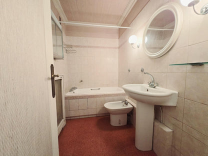 Paris Montrouge A vendre en exclusivité appartement à rénover au 6eme étage.