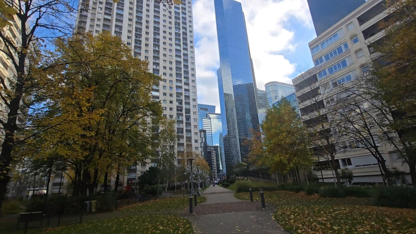 Appartement vendu meublé type 4 Paris la défense. ARENA