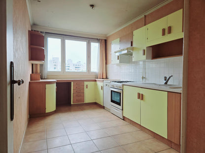 Paris Montrouge A vendre en exclusivité appartement à rénover au 6eme étage.